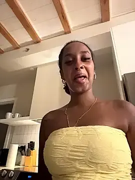 Stripchat Free Porn Cam of Your_Paris