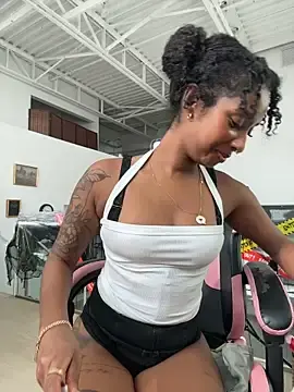 Stripchat Live Sex Cam of Your_Paris