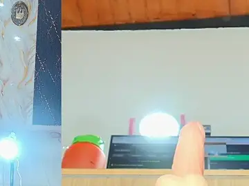 Stripchat Live Sex Cam of sharlotte_funny