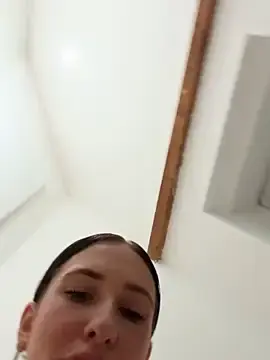 Stripchat Free Porn Cam of lola_tentatiion