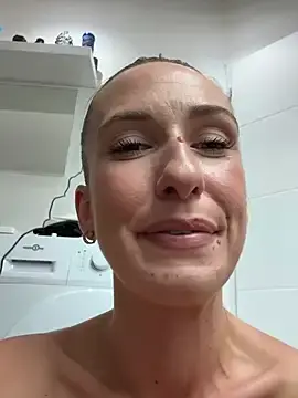 Stripchat Live Sex of lola_tentatiion