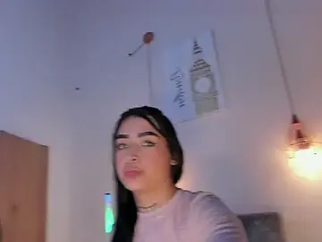 Stripchat Adult Webcam of EmeraldMusee