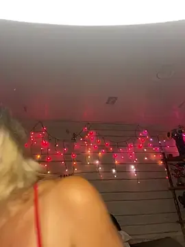 Stripchat Free Porn Cam of TrenaAnne
