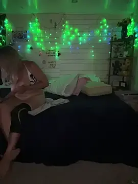 Stripchat Sex Cam of TrenaAnne