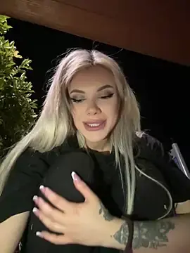 Stripchat Free Live Porn of AlyssaFoxx_