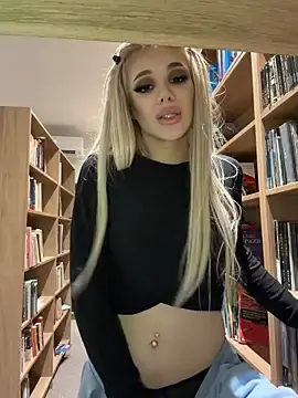 Stripchat Free Live Porn of AlyssaFoxx_