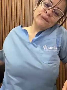 Stripchat Live Sex Cam of Dr_Nathalia_28