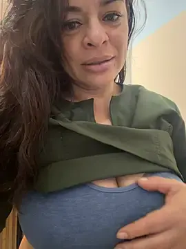 Stripchat Sex Cam of Dr_Nathalia_28