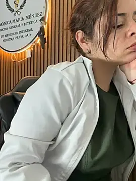 Stripchat Free Porn Cam of Dr_Nathalia_28