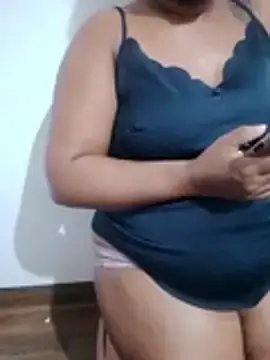 Stripchat Live Sex Cam of KristinaHotx2