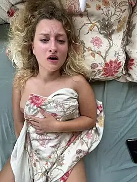 Stripchat Sex Cam of MileySummer
