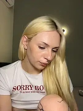 Stripchat Free Live Porn of DayaFoxy
