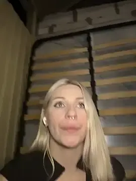 Stripchat Free Live Porn of DayaFoxy