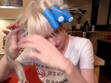 Stripchat Free Porn Cam of Blondilis