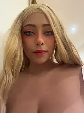 Stripchat Free Porn Cam of seraphine23