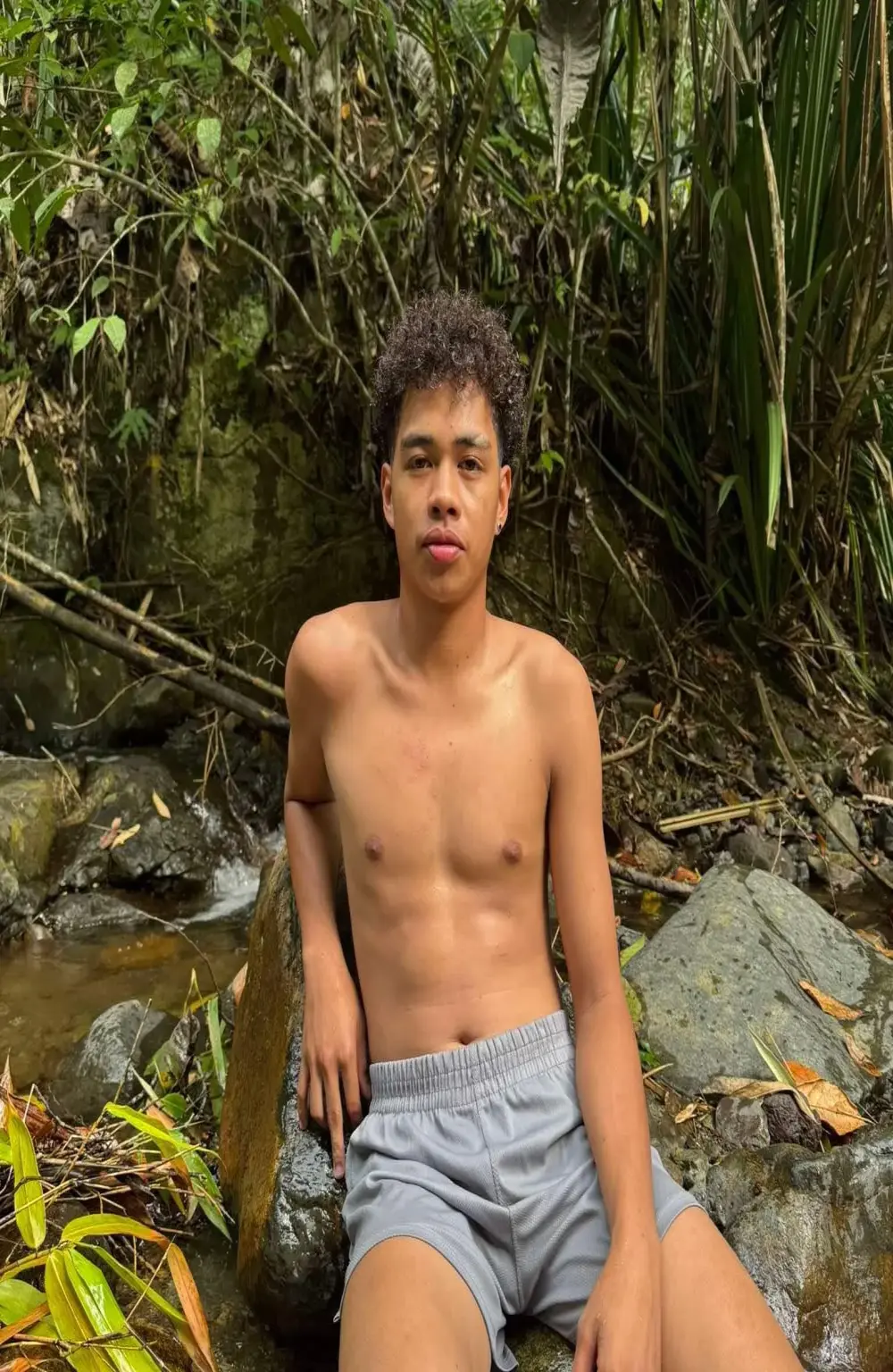 curlyasian_njxx