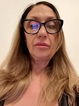Stripchat Free Live Porn of JasmineNoir2