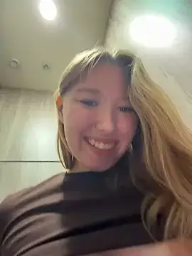 Stripchat Watch Live Sex Cams of -NaughtyAngel-