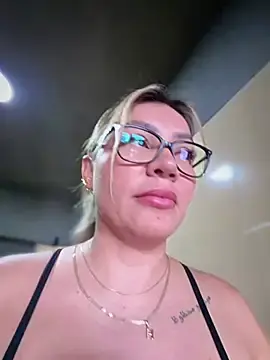 Stripchat Best live sex cam show of DIANITA_1988