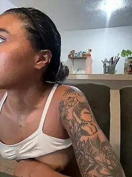 Stripchat Live Sex Cam of Mia-miauuuuu