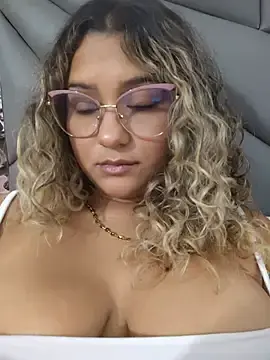 Stripchat Sex Cam of BrendaGirs