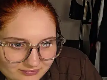 Stripchat Sex Cam of Kiki_Tiki