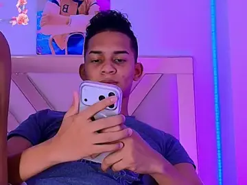Stripchat Free Porn Cam of dilan_alfonzo