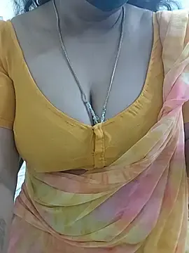 Stripchat Free Porn Cam of luci-queen