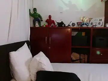 Stripchat Free Porn Cam of Spilios_low