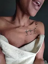 Stripchat Live Sex Cam of FreakySag_8888