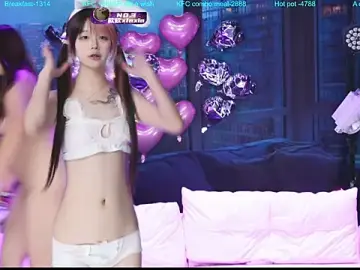 Stripchat Live Sex Cam of MKonggirl88