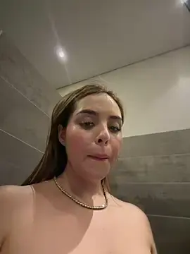 Stripchat Watch Live Sex Cams of Alirawrz
