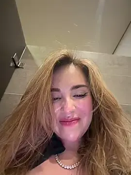 Stripchat Watch Live Sex Cams of Alirawrz