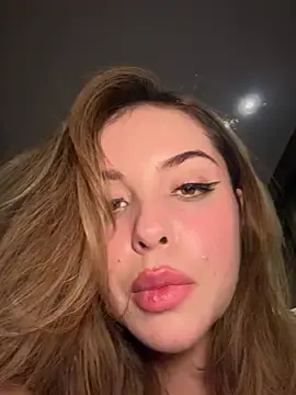 Stripchat Adult Webcam of Alirawrz