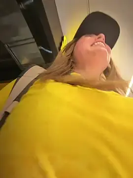 Stripchat Watch Live Sex Cams of Alirawrz