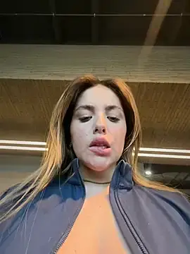 Stripchat Live Sex of Alirawrz