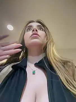 Stripchat Best live sex cam show of Alirawrz