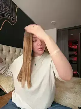 Stripchat Free Live Porn of Alirawrz