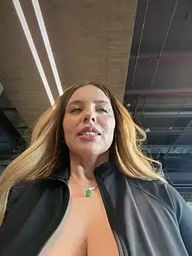Stripchat Watch Live Sex Cams of Alirawrz