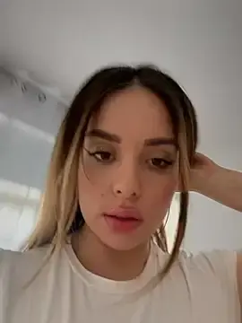 Stripchat Best Webcam of Alirawrz
