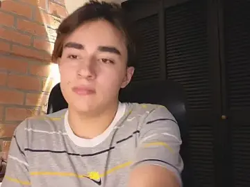 Stripchat Nude Webcam of Connorr_01