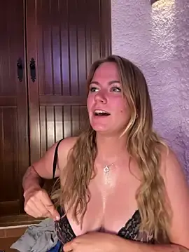 Stripchat Live Sex of selenaluvv
