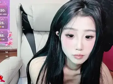 Stripchat Adult Webcam of xinrui2008