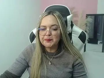 Stripchat Sex Cam of samy_vsn