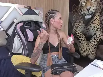 Stripchat Best live sex cam show of SaraiMadels