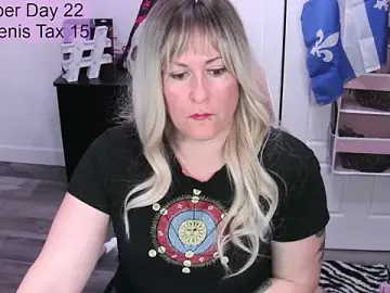Stripchat Free Live Porn of gennyrock