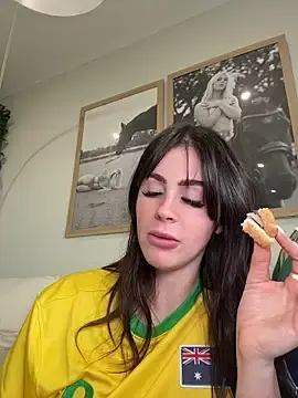 Stripchat Best live sex cam show of aus_queen