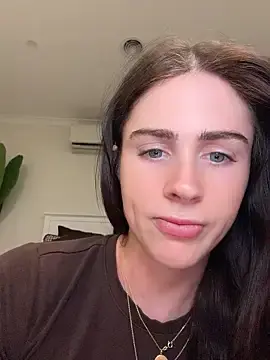 Stripchat Live Porn of aus_queen