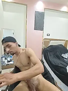Stripchat Nude Webcam of highguy