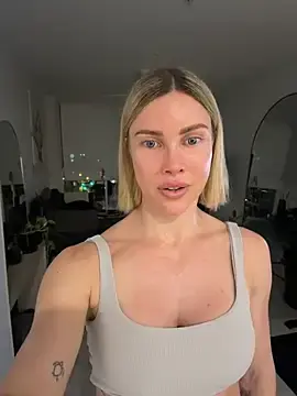Stripchat Best live sex cam show of raeparks